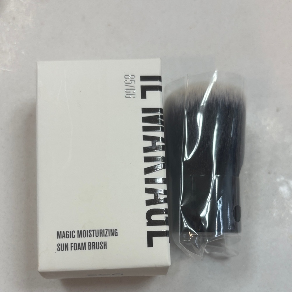 Il Makiage Face Brush/Applicator